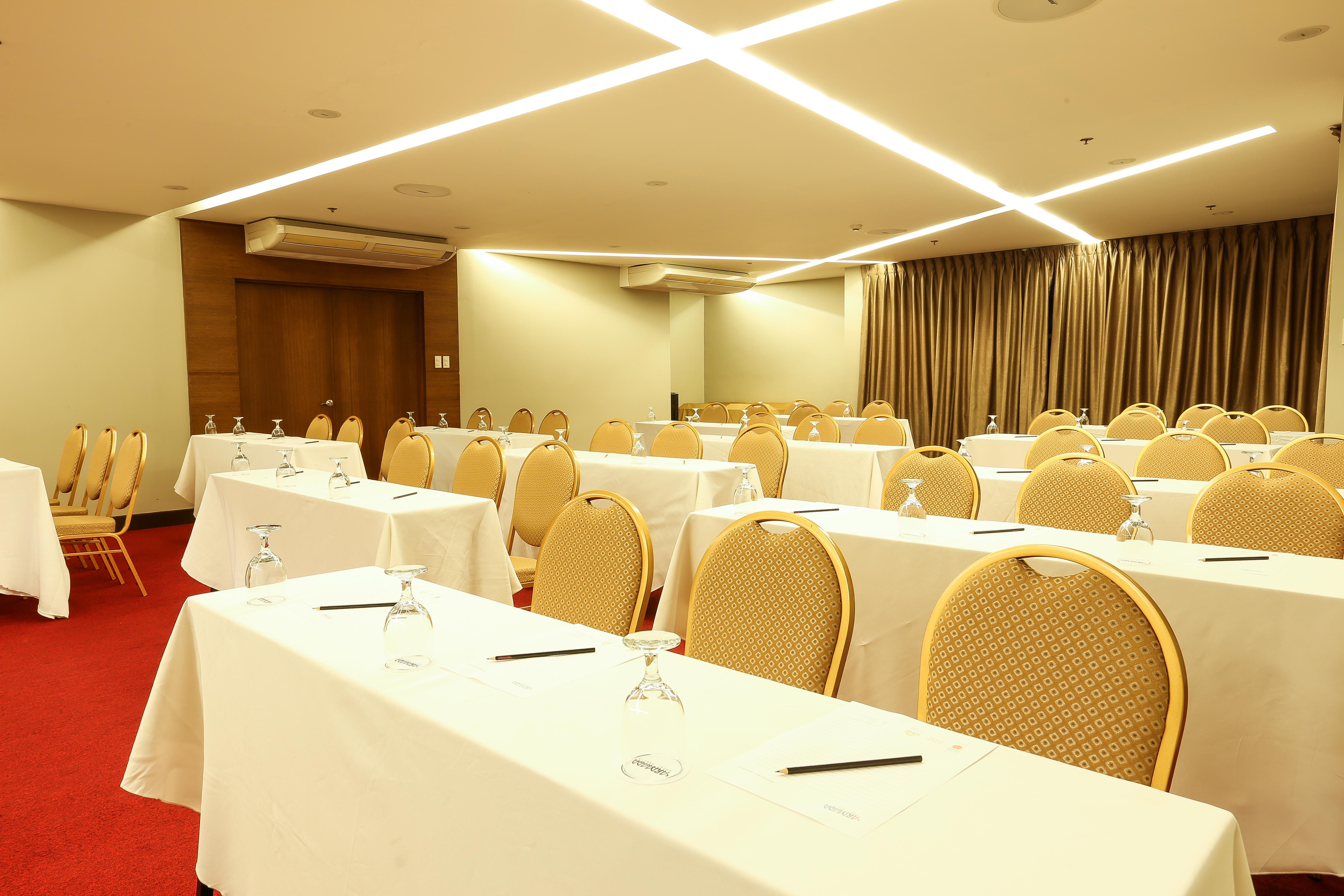 Armada Hotel Manila Ngoại thất bức ảnh