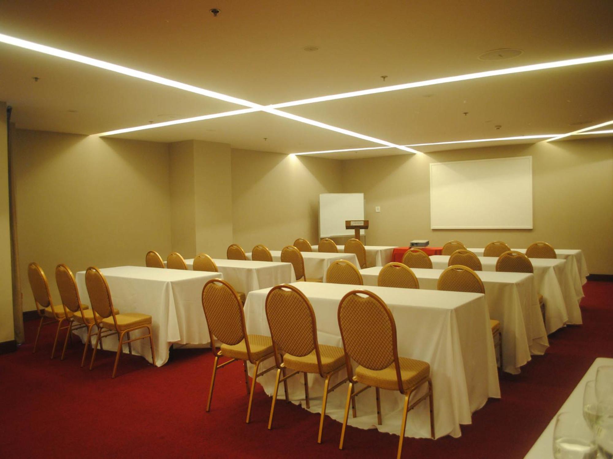 Armada Hotel Manila Ngoại thất bức ảnh